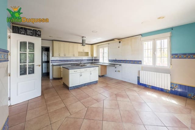 4 Zimmer Villa zu verkaufen in Atarfe mit Pool Garage - 294.900 € (Ref: 8921696)