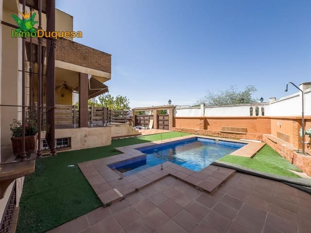 4 Zimmer Villa zu verkaufen in Atarfe mit Pool Garage - 294.900 € (Ref: 8921696)