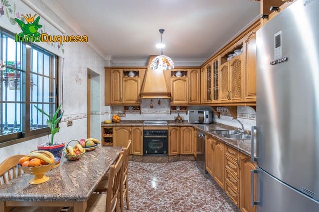 4 makuuhuone Rivitalo myytävänä paikassa Pedanias de Granada, Granada kaupunki mukana 
autotalli - 295 000 € (Ref: 9007311)