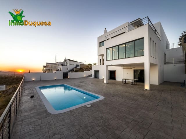 5 Zimmer Villa zu verkaufen in La Zubia mit Pool Garage - 799.000 € (Ref: 9202579)