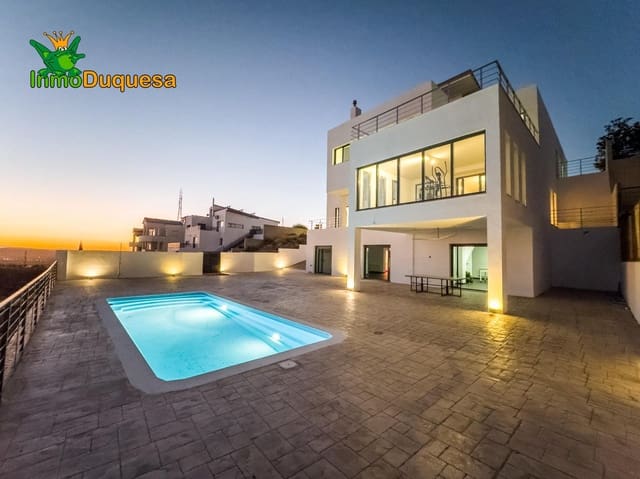 5 Zimmer Villa zu verkaufen in La Zubia mit Pool Garage - 799.000 € (Ref: 9202579)