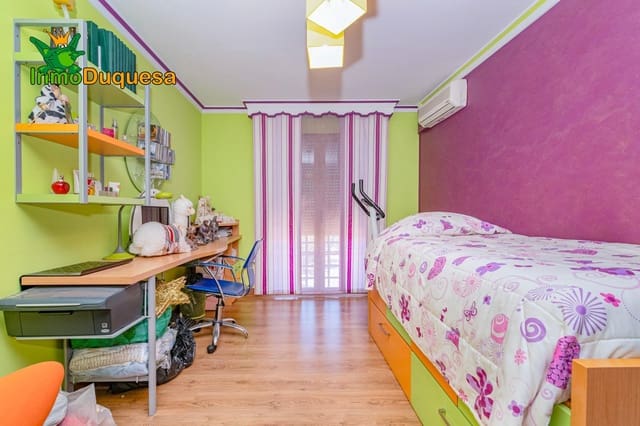 6 soveværelse Rækkehus til salg i Zaidin, Granada by - € 385.000 (Ref: 9297053)