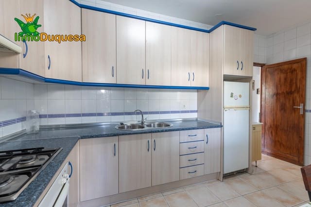 4 Zimmer Villa zu verkaufen in Las Gabias mit Pool Garage - 350.000 € (Ref: 9322057)