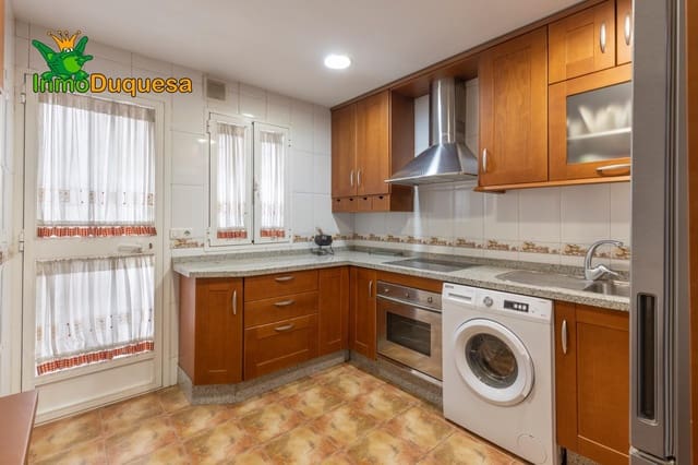 Adosado de 3 habitaciones en Granada ciudad en venta con garaje - 320.000 € (Ref: 9347610)