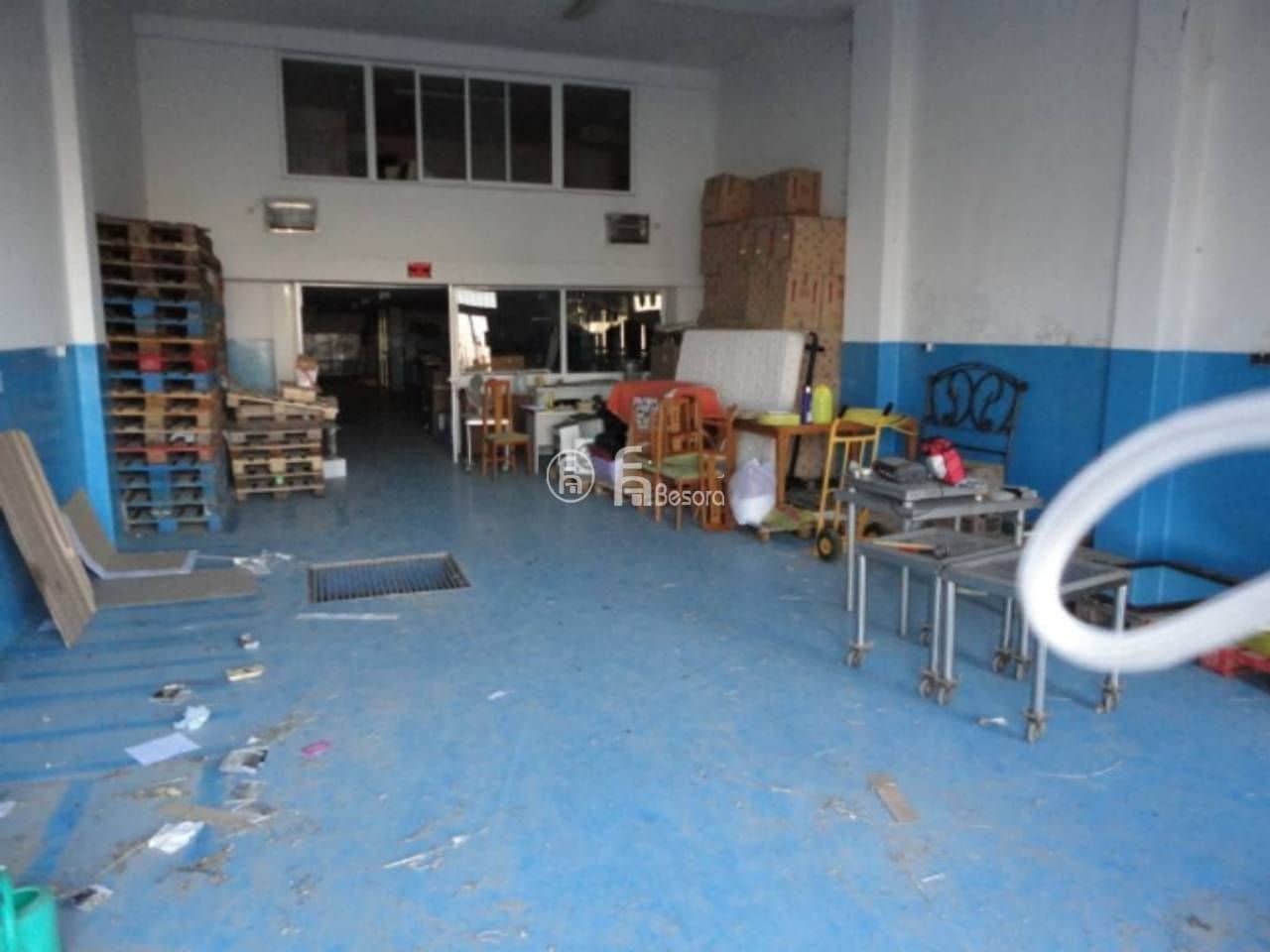 Commercial for sale in Albatarrec - € 80,000 (Ref: 4973041)