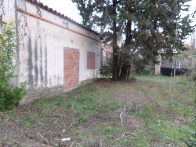 Villa til salgs i Lleida by - € 165 000 (Ref: 4973131)