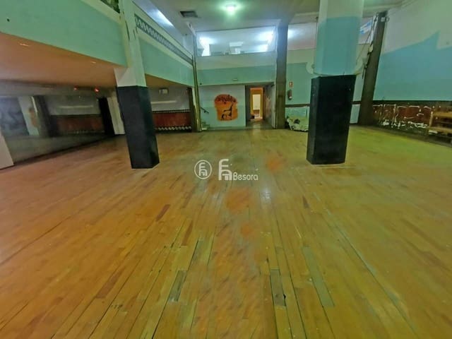 Komercyjne na sprzedaż w Miasto Lleida - 299 000 € (Ref: 4973246)