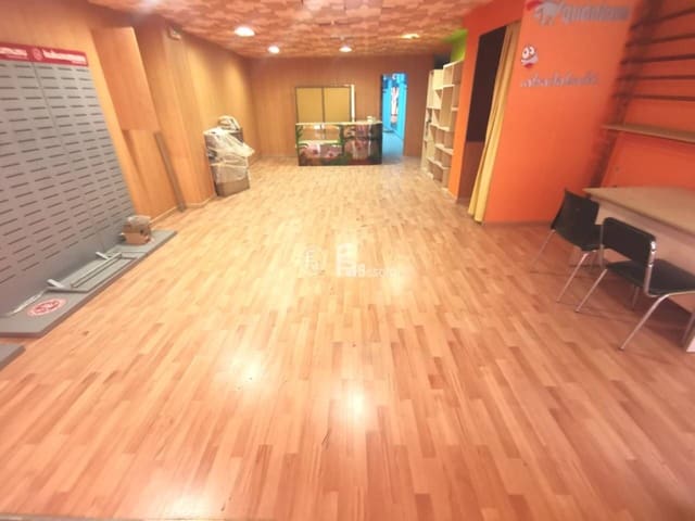 Komercyjne na sprzedaż w Miasto Lleida - 299 000 € (Ref: 4973246)