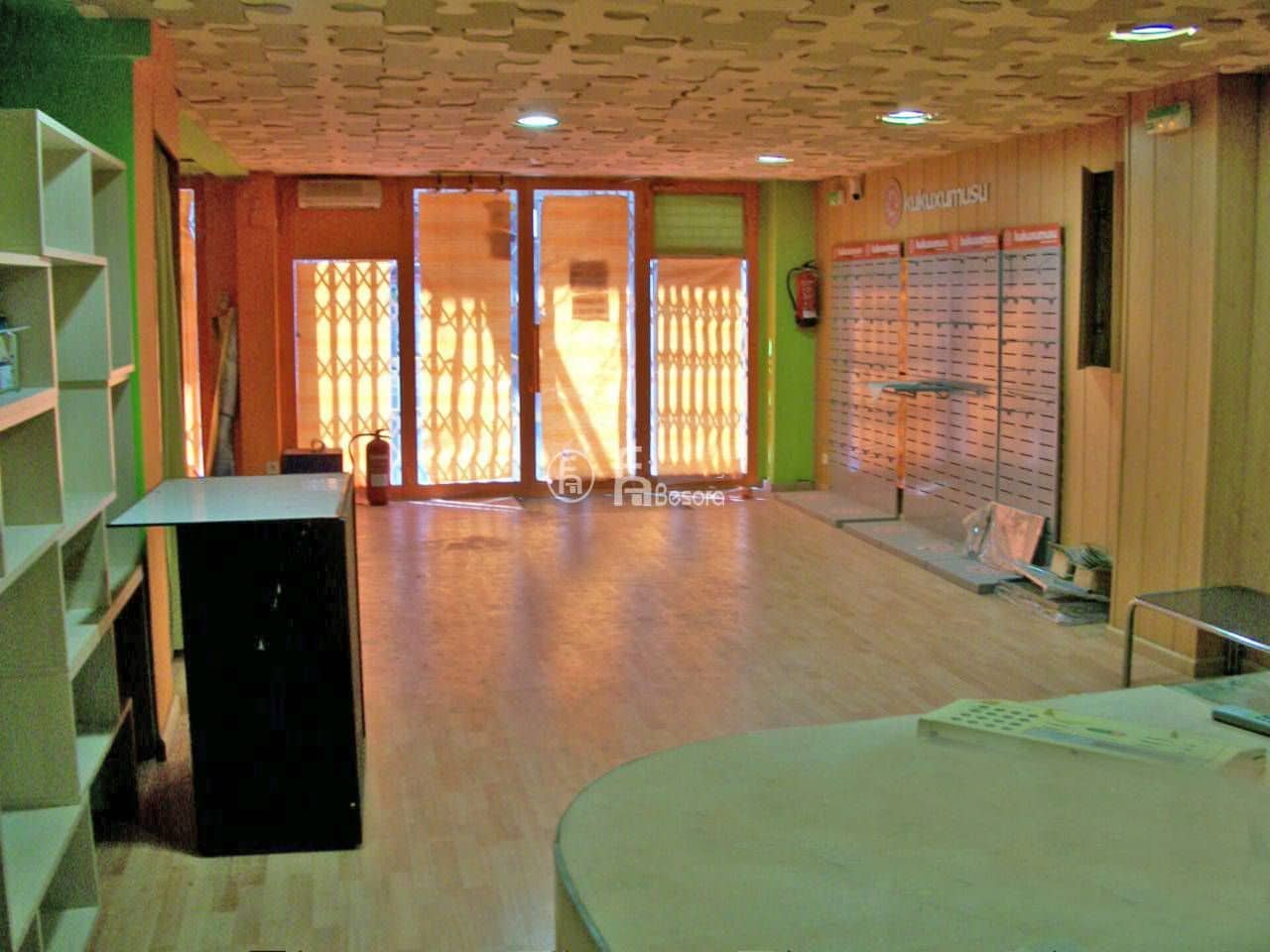 Komercyjne na sprzedaż w Miasto Lleida - 299 000 € (Ref: 4973246)