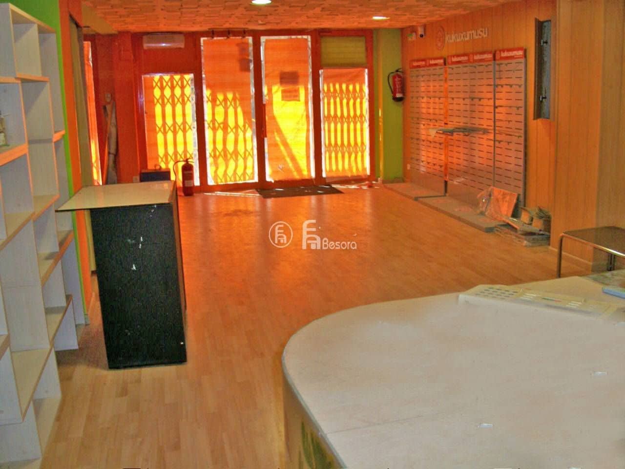 Komercyjne na sprzedaż w Miasto Lleida - 299 000 € (Ref: 4973246)