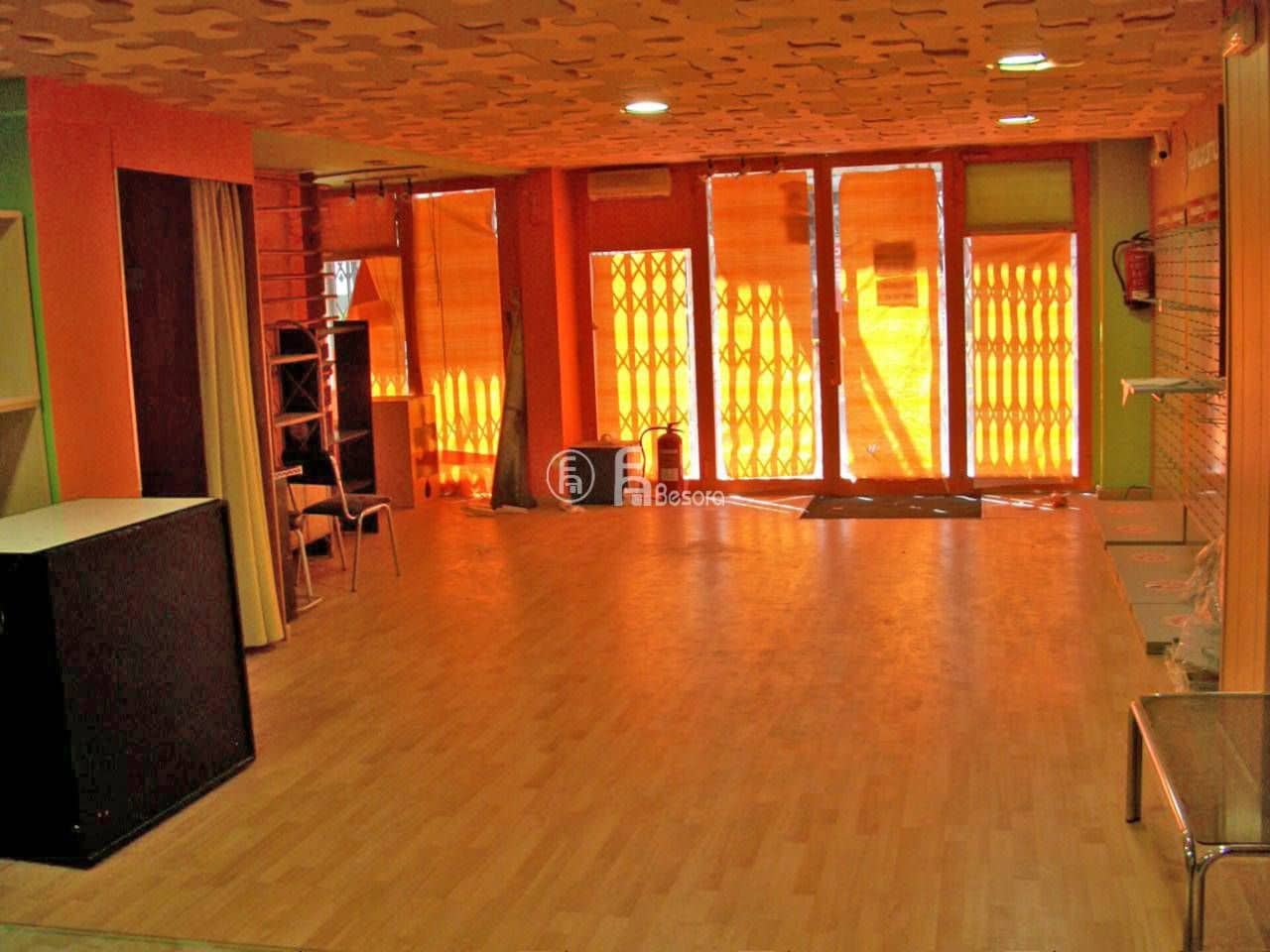 Komercyjne na sprzedaż w Miasto Lleida - 299 000 € (Ref: 4973246)