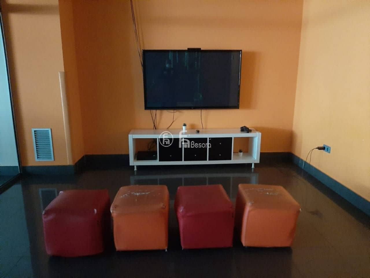 Commercial for sale in Lleida city - € 200,000 (Ref: 5372987)