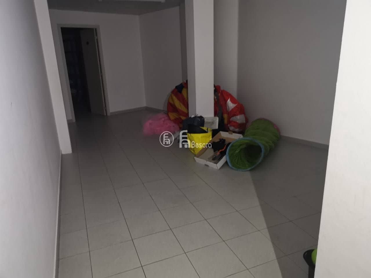 Commercial for sale in Lleida city - € 200,000 (Ref: 5372987)