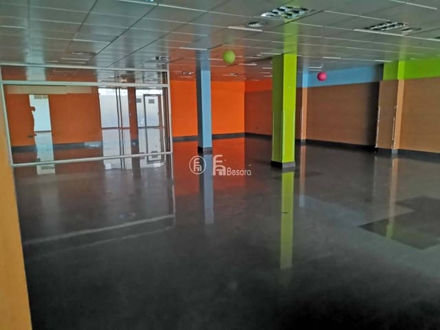 Komercyjne na sprzedaż w Miasto Lleida - 200 000 € (Ref: 5372987)