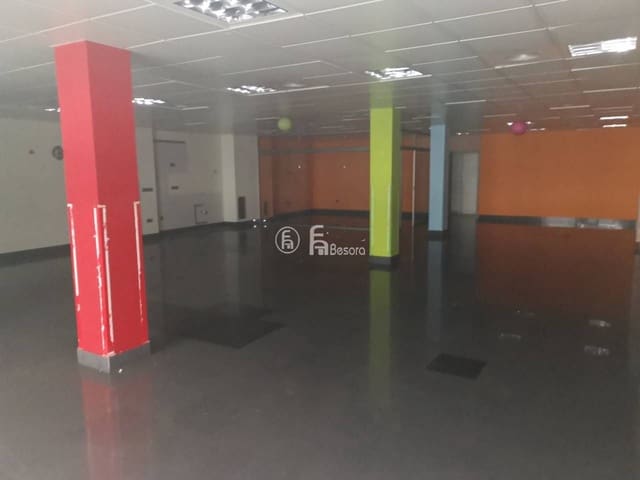 Komercyjne na sprzedaż w Miasto Lleida - 200 000 € (Ref: 5372987)