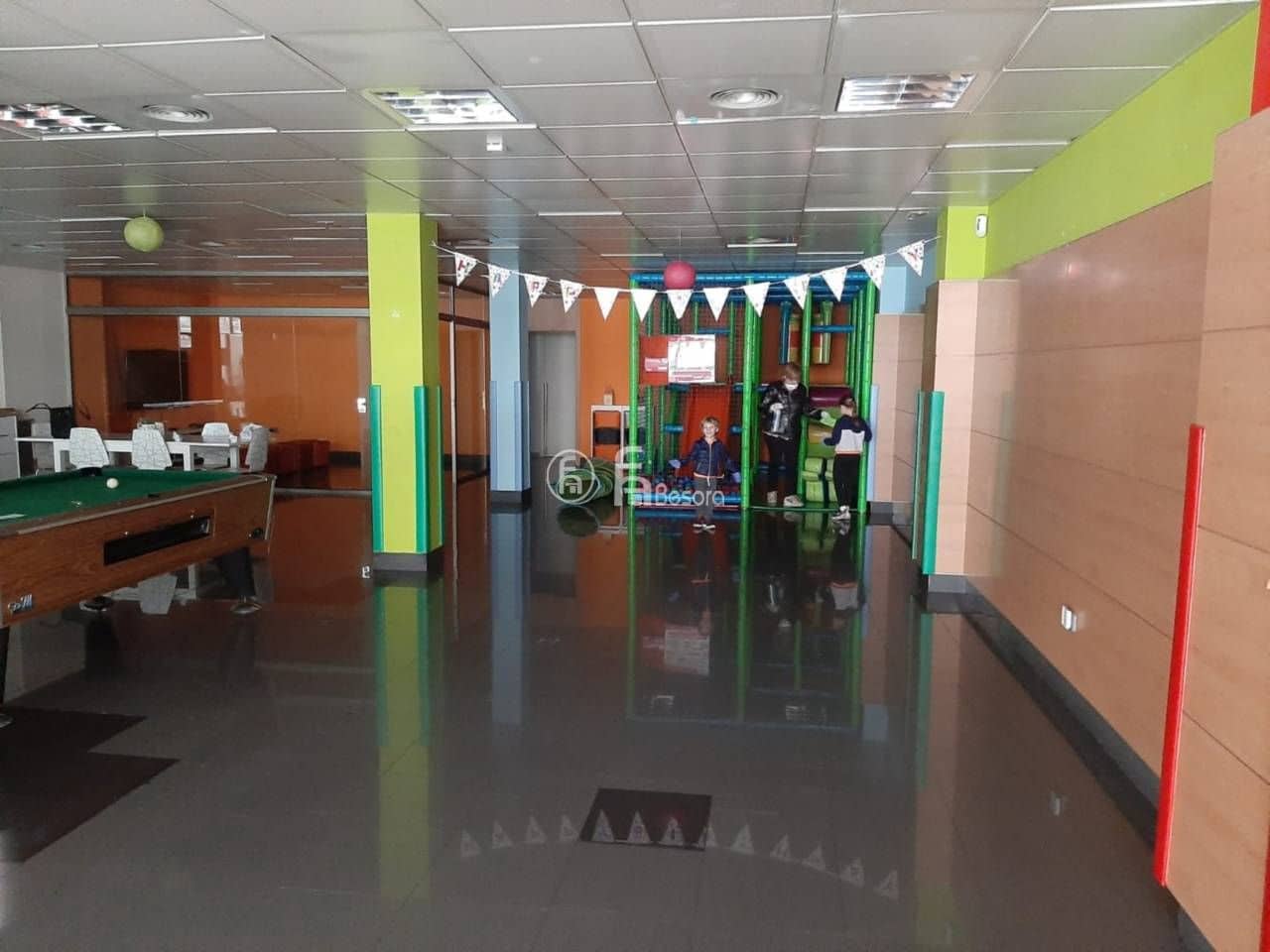Commercial for sale in Lleida city - € 200,000 (Ref: 5372987)