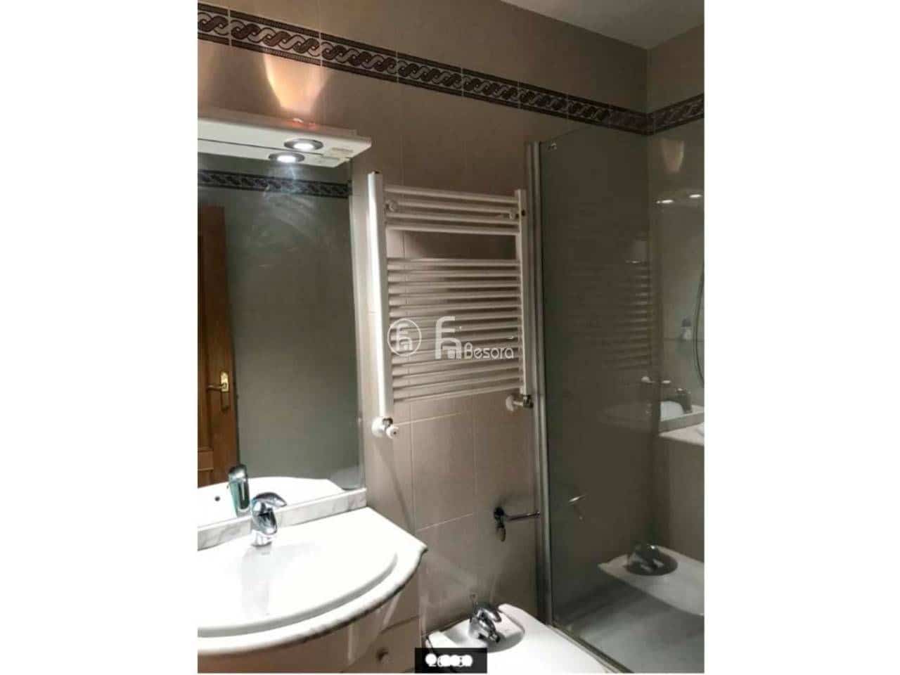 6 soveværelse Lejlighed til salg i Lleida by med garage - € 499.000 (Ref: 5432940)