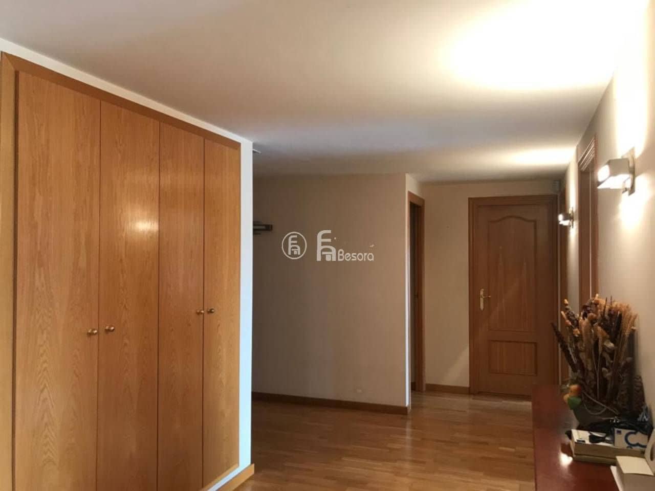 6 soveværelse Lejlighed til salg i Lleida by med garage - € 499.000 (Ref: 5432940)