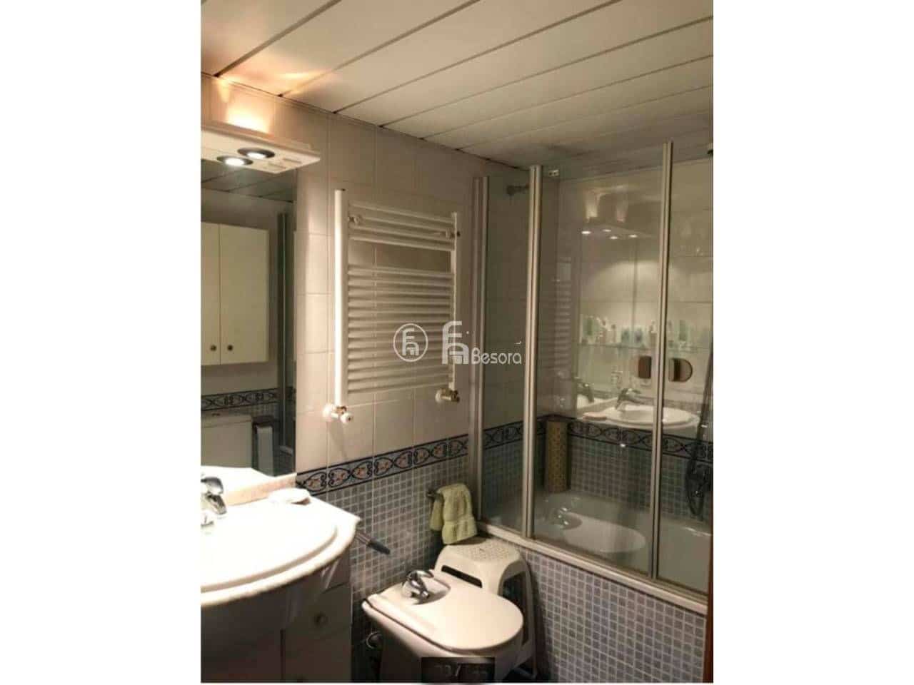 6 soveværelse Lejlighed til salg i Lleida by med garage - € 499.000 (Ref: 5432940)