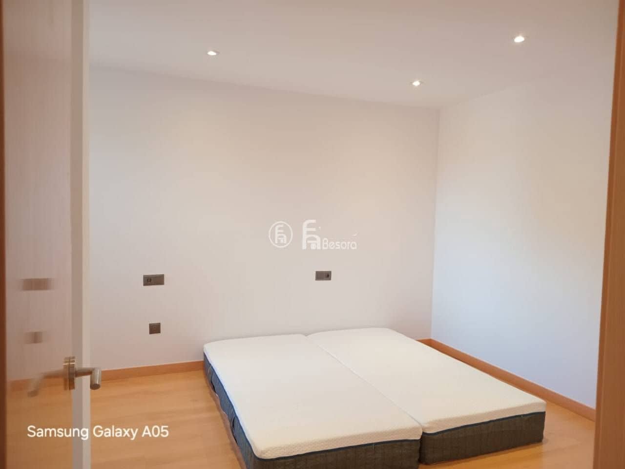 3 bedroom Flat for sale in Les Borges Blanques with garage - € 180,000 (Ref: 9443666)