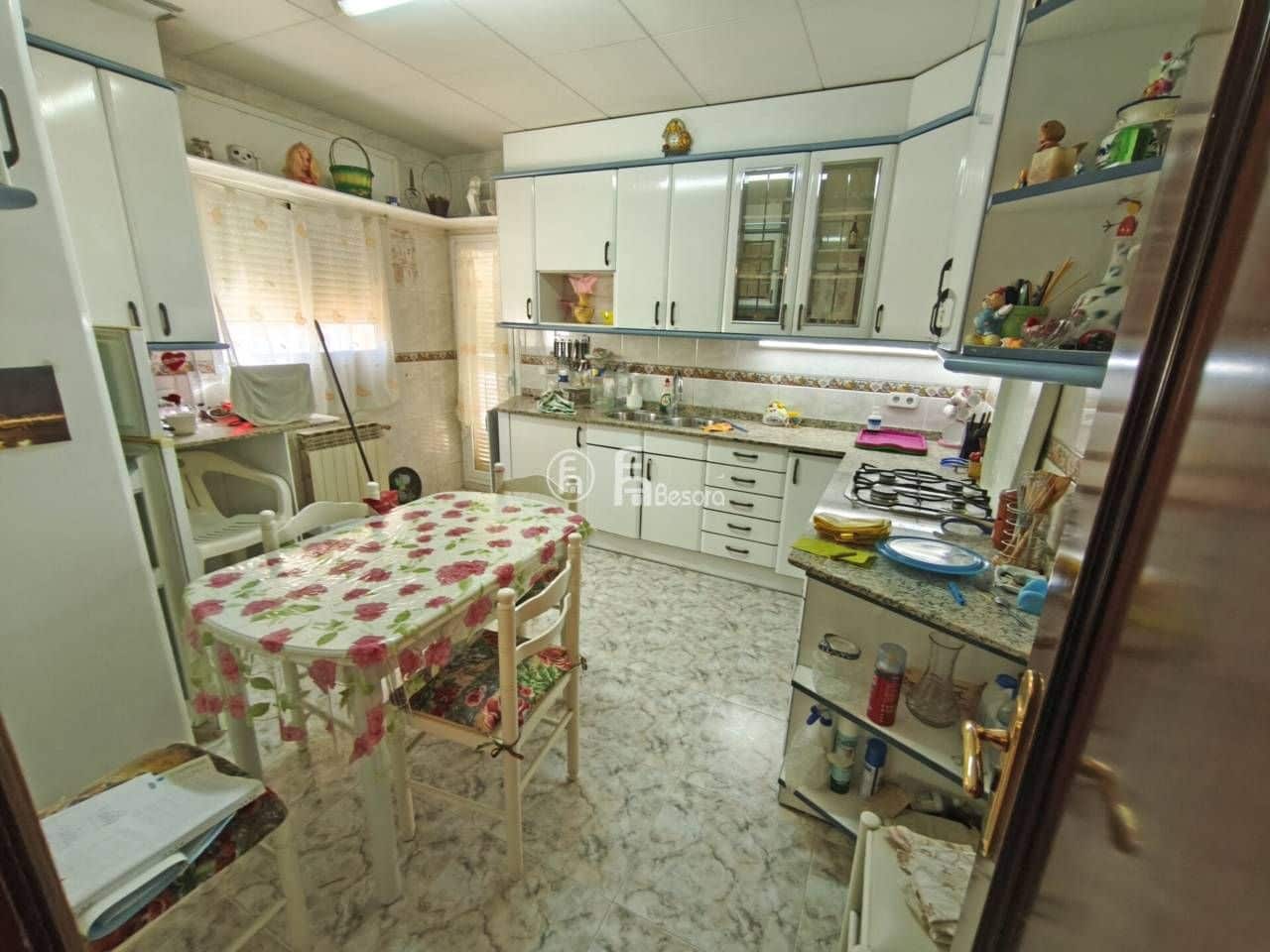 16 makuuhuone Paritalo myytävänä paikassa Lleida kaupunki mukana 
autotalli - 525 000 € (Ref: 9443670)