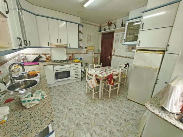 16 makuuhuone Paritalo myytävänä paikassa Lleida kaupunki mukana 
autotalli - 525 000 € (Ref: 9443670)