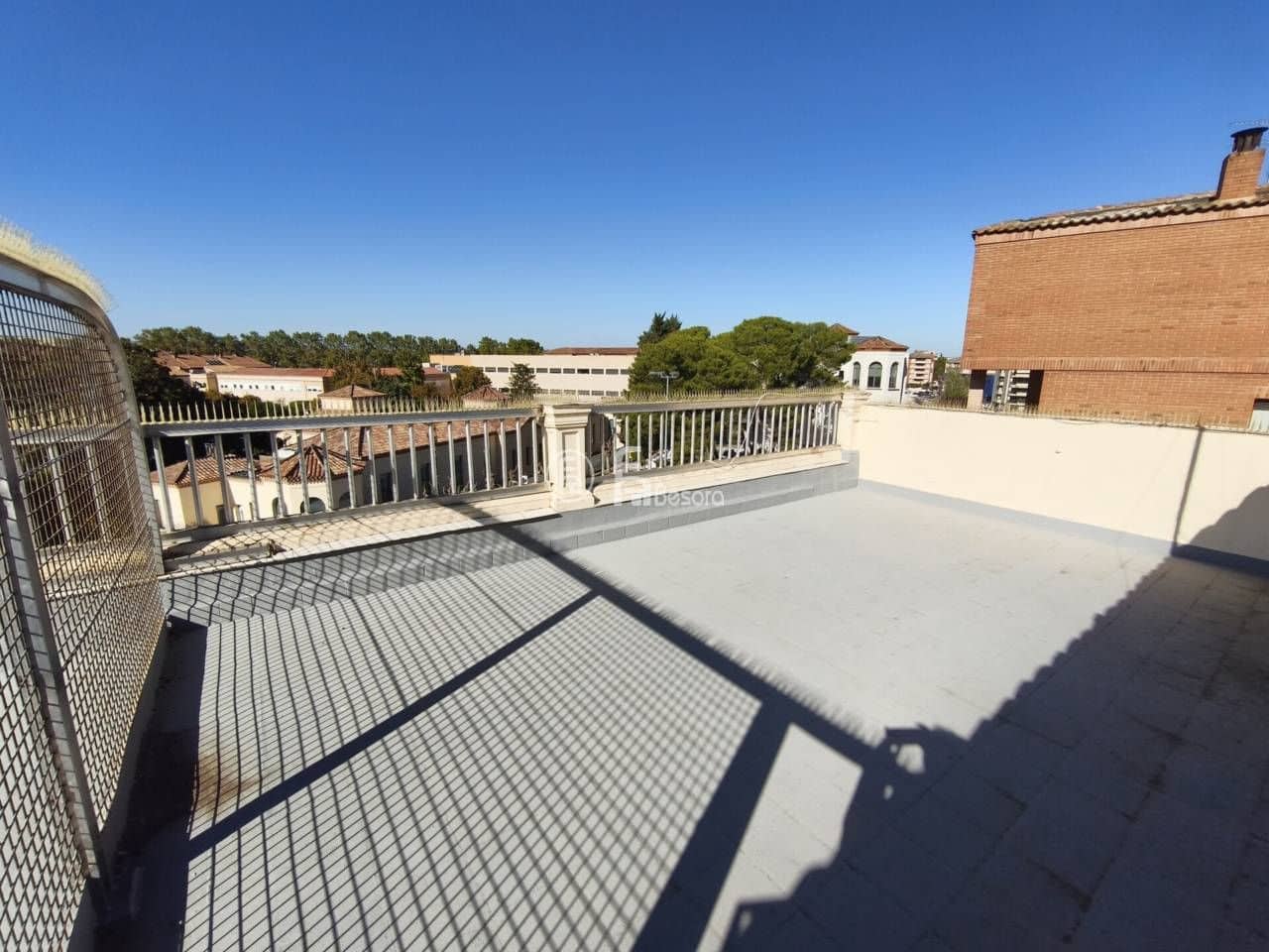 16 makuuhuone Paritalo myytävänä paikassa Lleida kaupunki mukana 
autotalli - 525 000 € (Ref: 9443670)