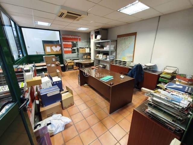 Komercyjne na sprzedaż w Miasto Lleida - 435 000 € (Ref: 9443671)