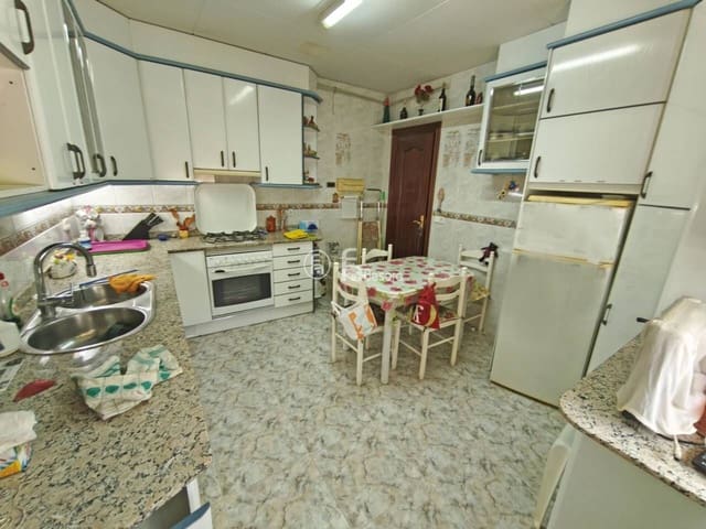 16 makuuhuone Paritalo myytävänä paikassa Lleida kaupunki mukana 
autotalli - 525 000 € (Ref: 9443675)