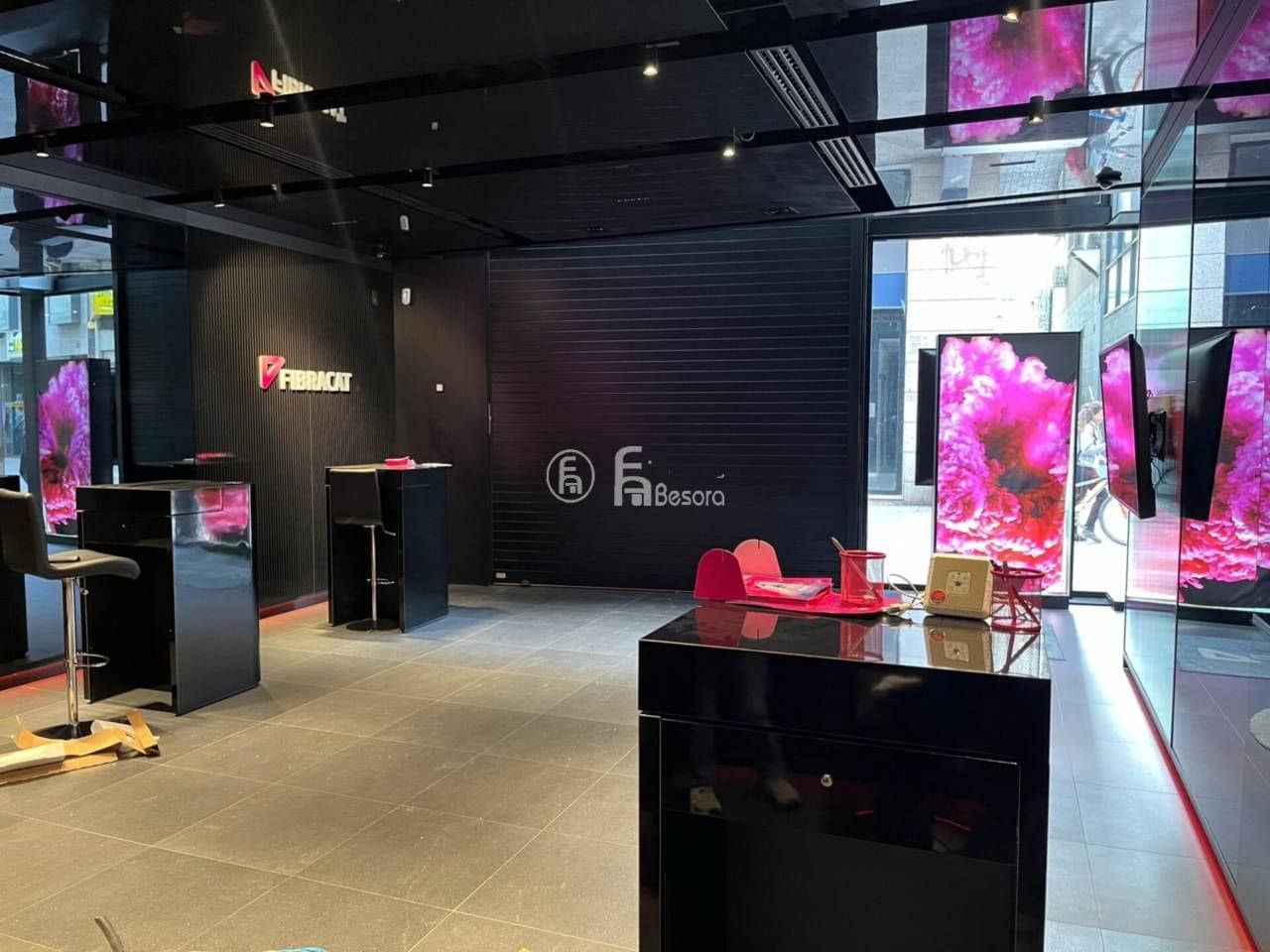 Commercial for rent in Lleida city - € 2,500 (Ref: 9443687)