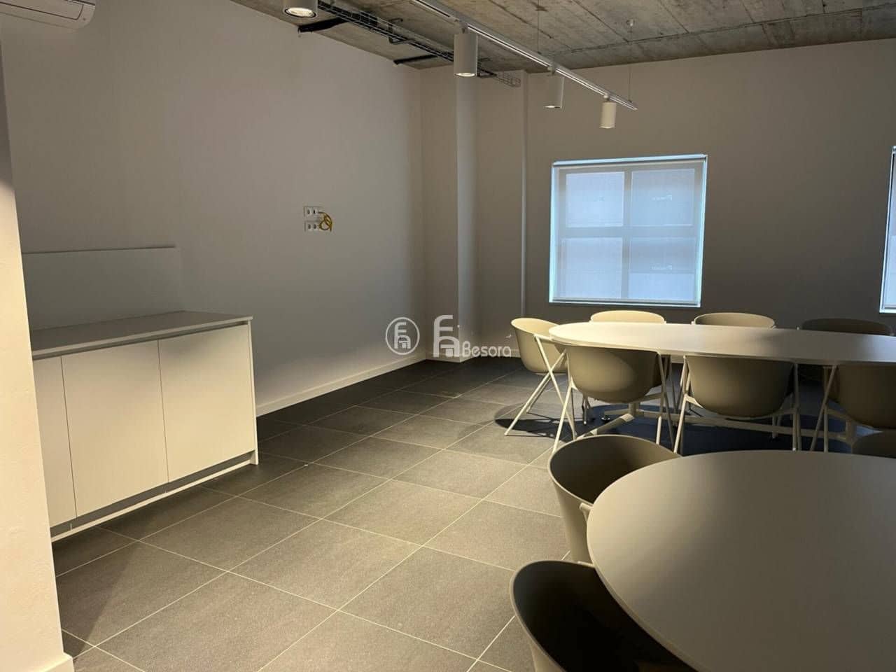 Commercial for rent in Lleida city - € 2,500 (Ref: 9443687)