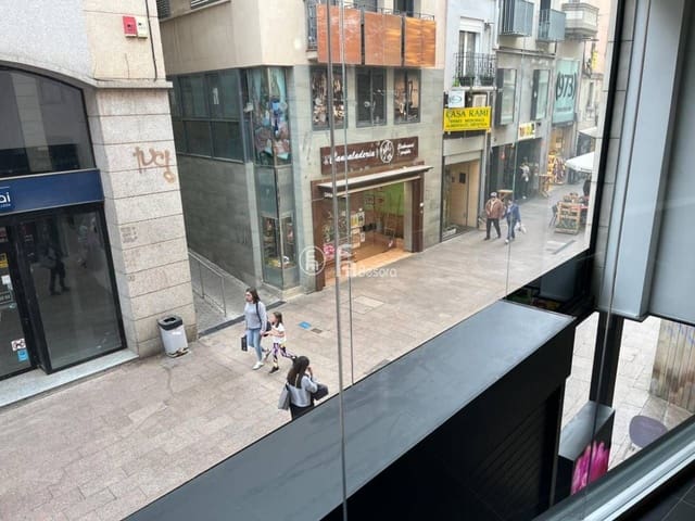 Commercial for rent in Lleida city - € 2,500 (Ref: 9443687)