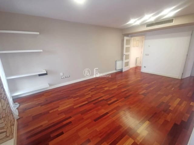 3 soveværelse Lejlighed til salg i Lleida by med garage - € 230.000 (Ref: 9443692)