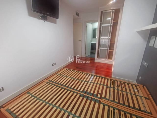 3 soveværelse Lejlighed til salg i Lleida by med garage - € 230.000 (Ref: 9443692)