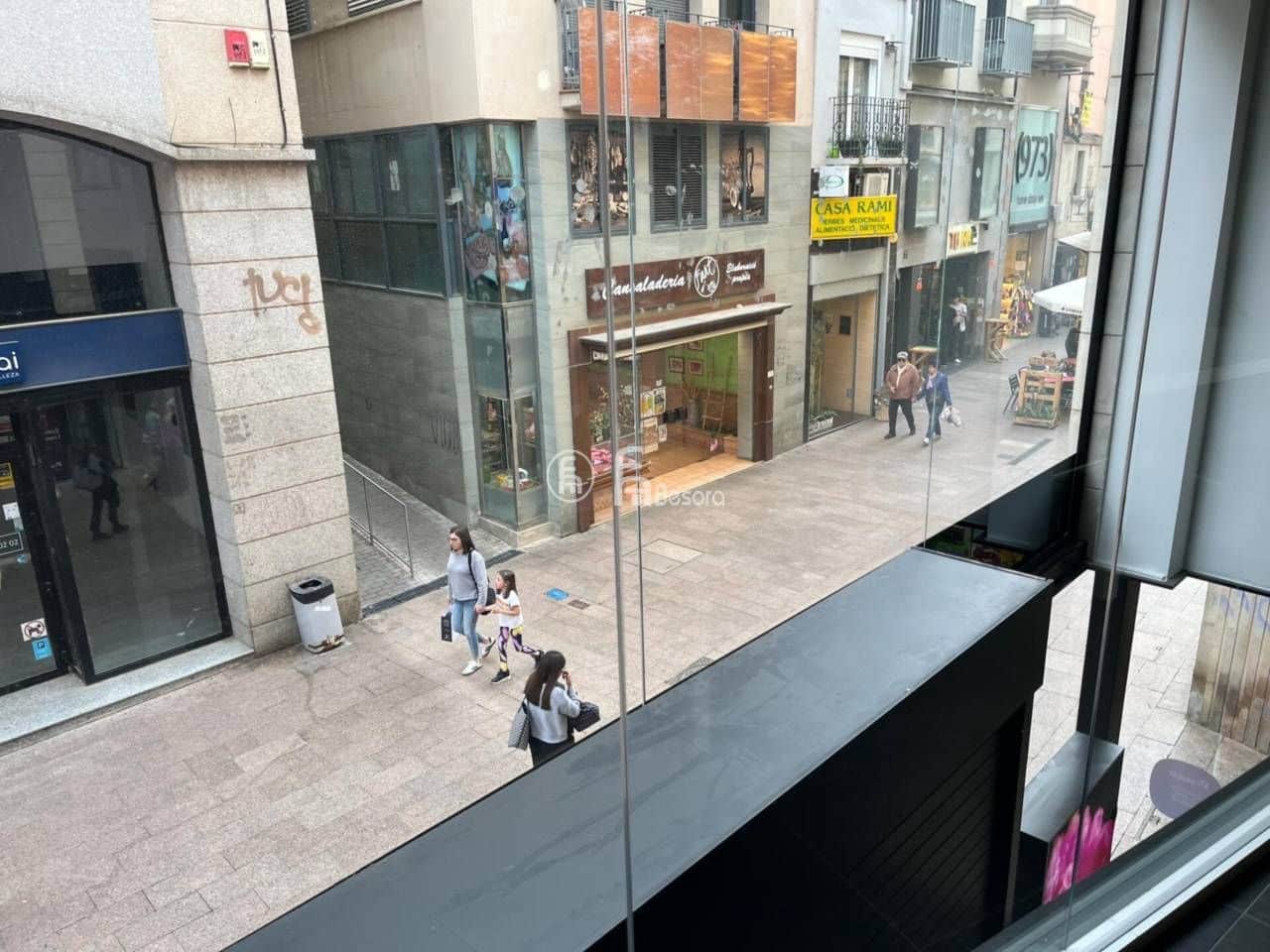 Commercial for rent in Lleida city - € 2,500 (Ref: 9443698)