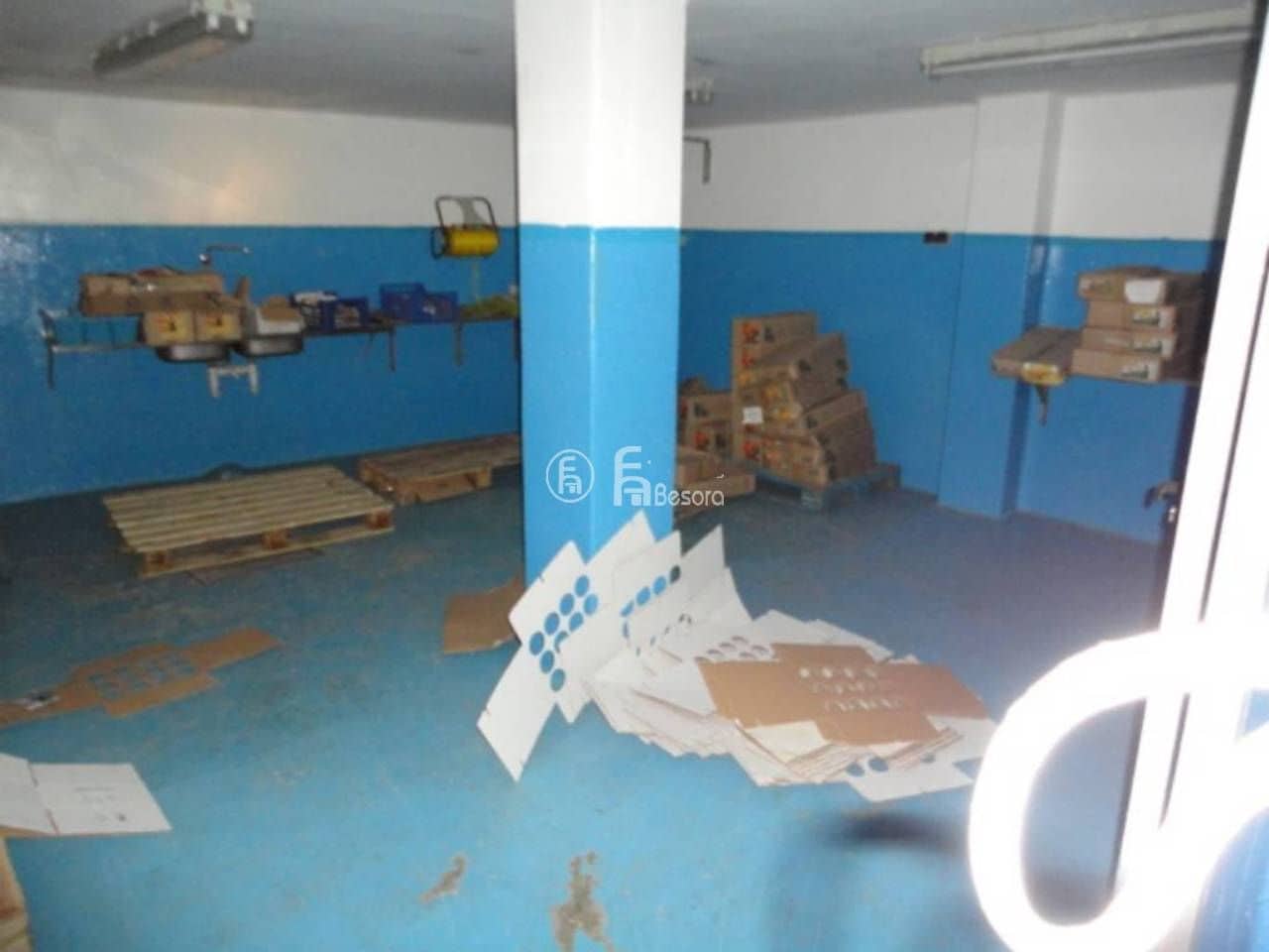 Commercial for sale in Albatarrec - € 80,000 (Ref: 9443699)