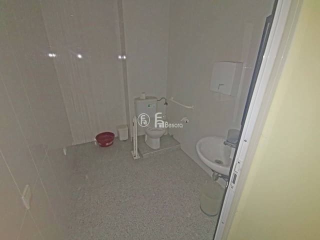 Commercial for rent in Lleida city - € 550 (Ref: 9443713)