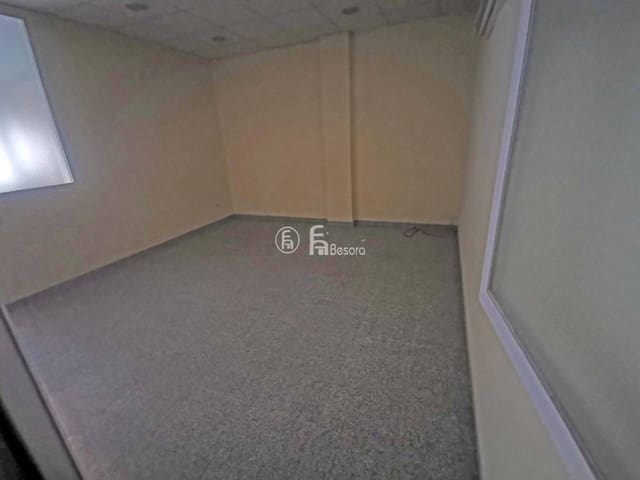 Commercial for rent in Lleida city - € 550 (Ref: 9443713)