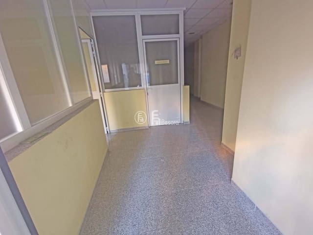 Commercial for rent in Lleida city - € 550 (Ref: 9443713)