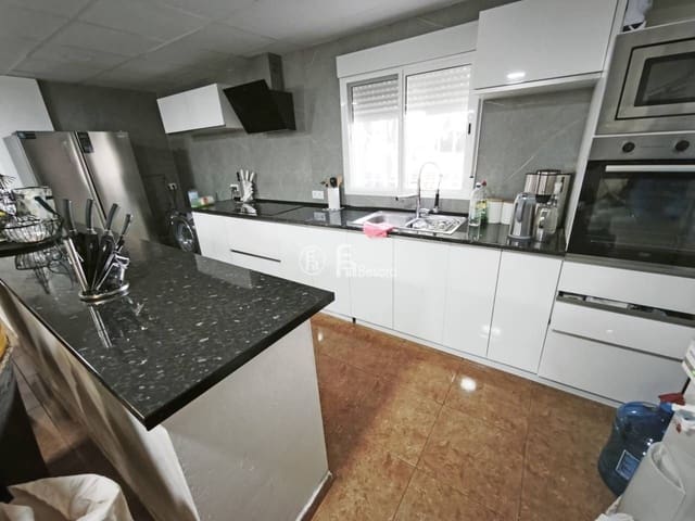 6 slaapkamer Villa te koop in Rosselló - € 259.000 (Ref: 9443722)