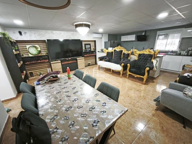 6 slaapkamer Villa te koop in Rosselló - € 259.000 (Ref: 9443722)