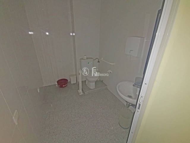 Commercial for rent in Lleida city - € 550 (Ref: 9443723)