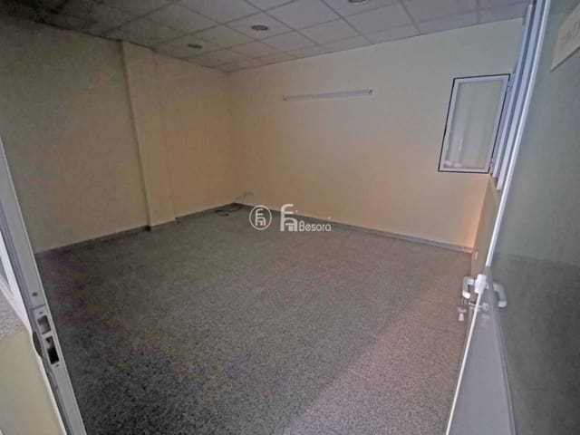 Commercial for rent in Lleida city - € 550 (Ref: 9443723)