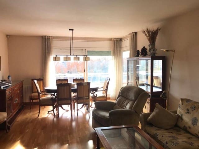 6 soveværelse Lejlighed til salg i Lleida by med garage - € 499.000 (Ref: 9443724)