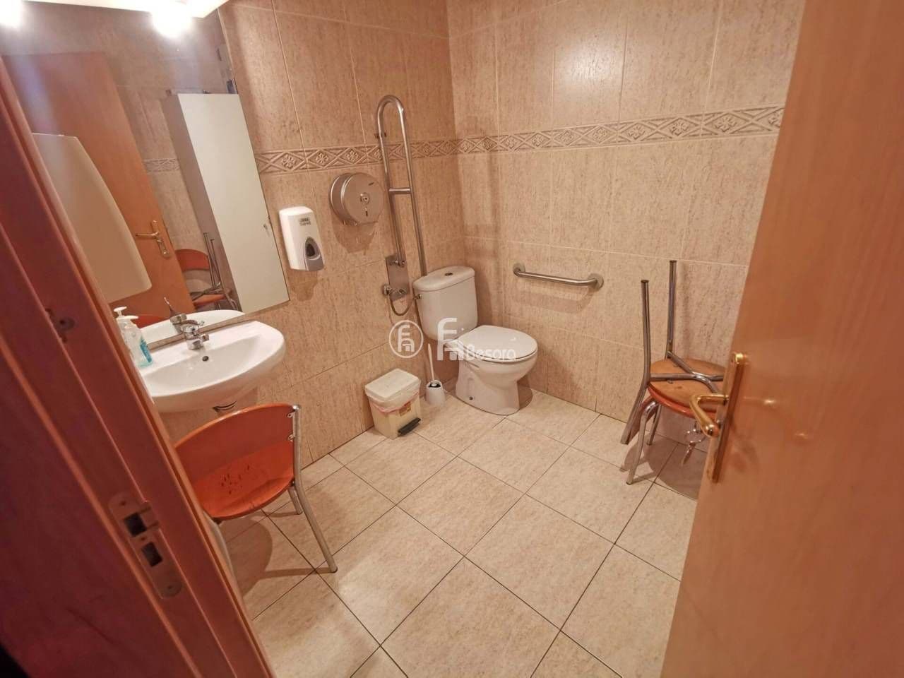 Commercial for sale in Lleida city - € 96,000 (Ref: 9443728)