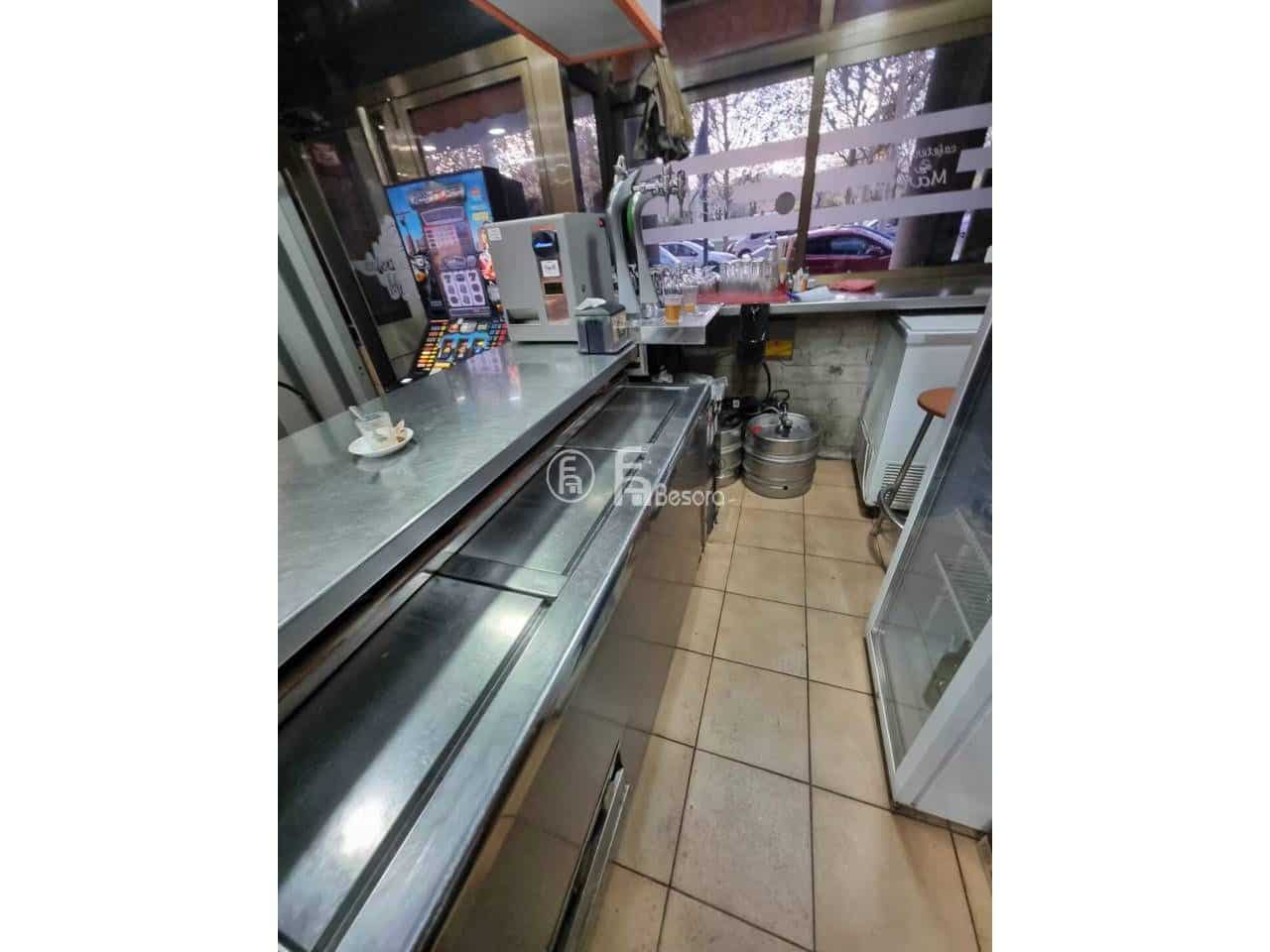 Commercial for sale in Lleida city - € 96,000 (Ref: 9443728)