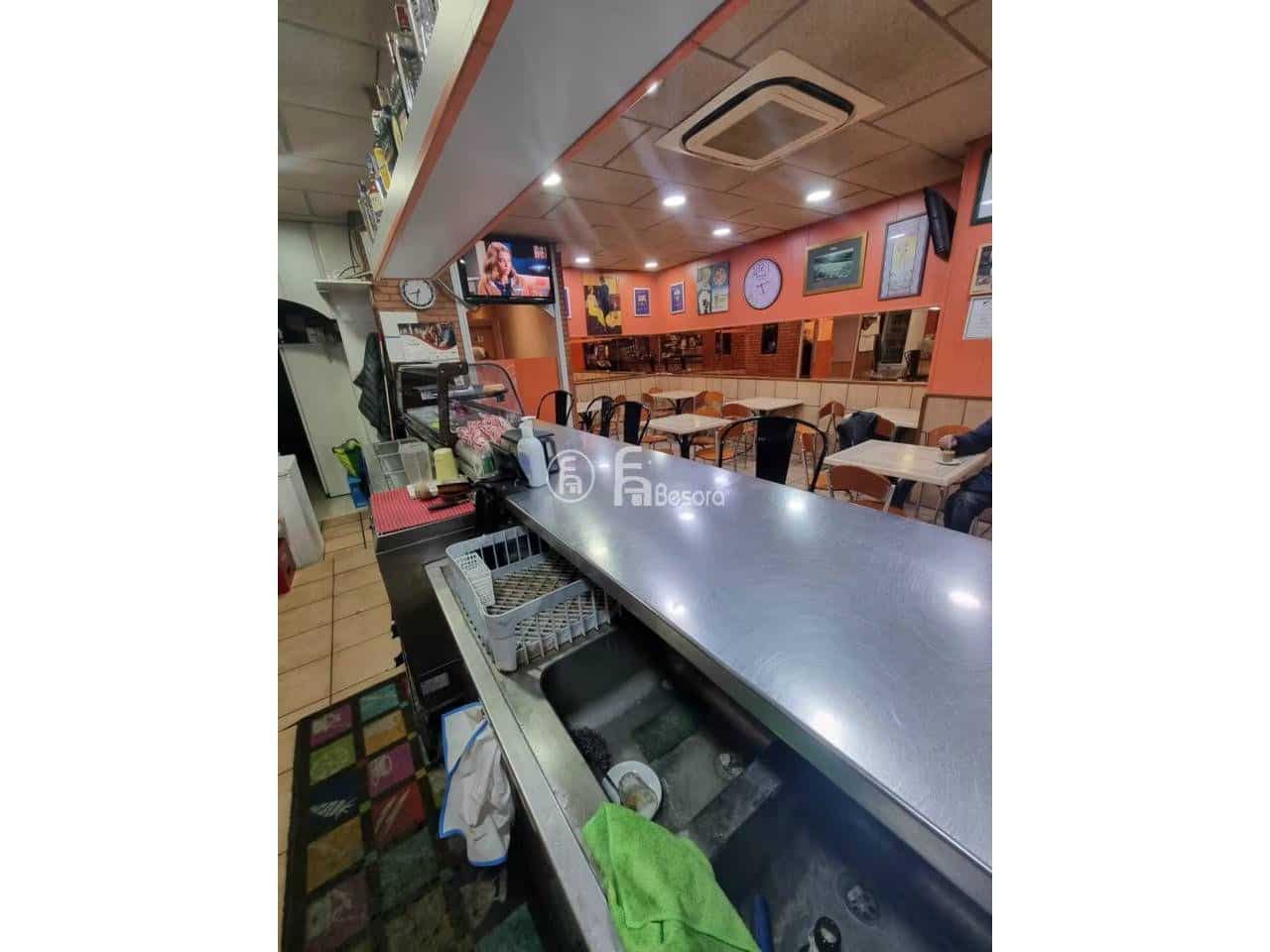 Commercial for sale in Lleida city - € 96,000 (Ref: 9443728)