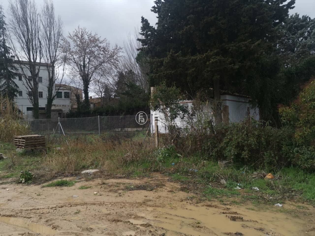 Villa til salgs i Lleida by - € 160 000 (Ref: 9443731)