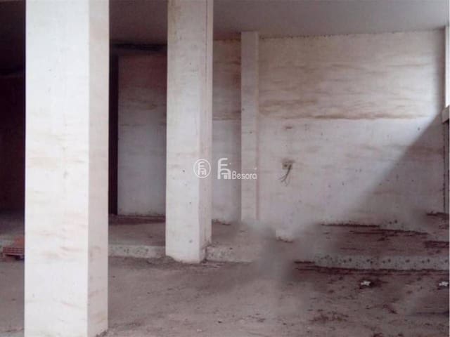 Commercial for sale in Lleida city - € 100,000 (Ref: 9443745)