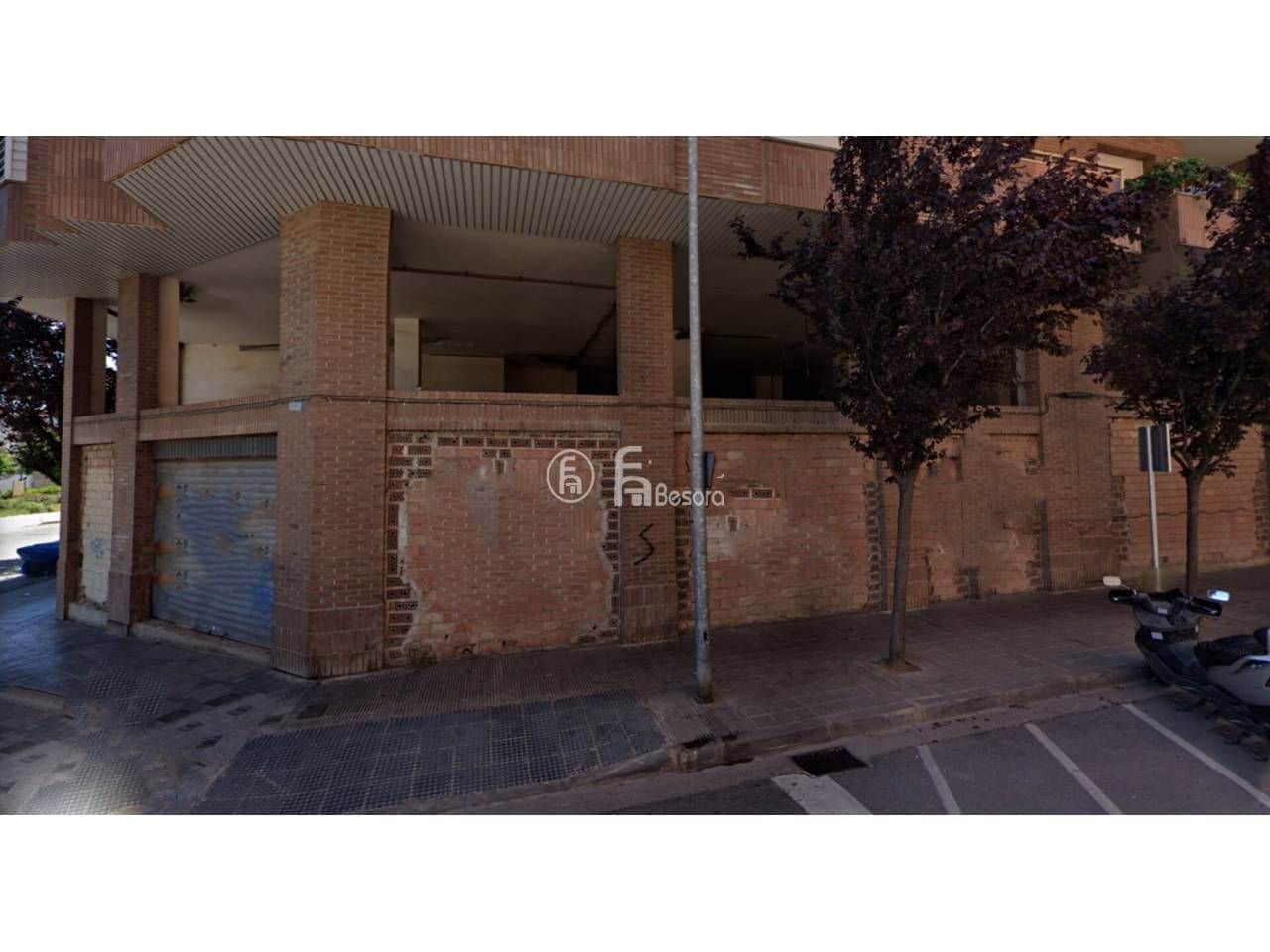Commercial for sale in Lleida city - € 100,000 (Ref: 9443745)